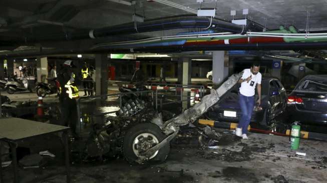 Ledakan bom mobil menyebabkan sejumlah orang luka. [Reuters]
