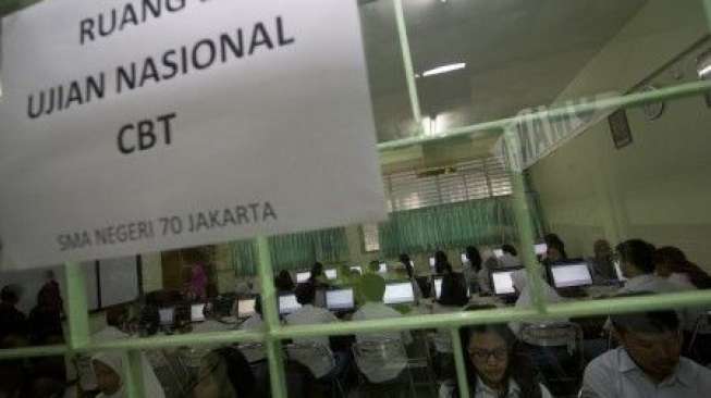 Komputer Terbatas, UAN di Meulaboh Dilakukan Dengan Laptop Siswa