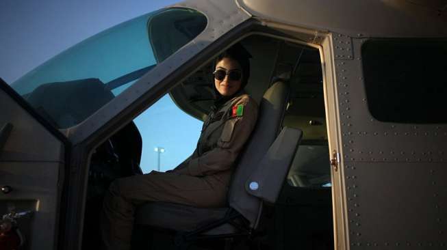 Ini Pilot Militer Tercantik Afganistan