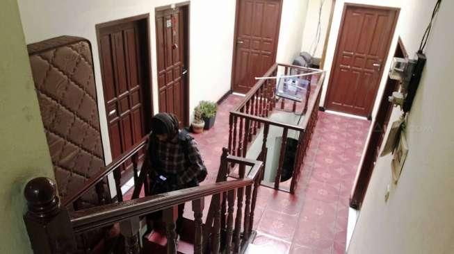 Suasana sepi dari aktivitas di rumah kost Deudeuh alias Tataa Chubby di kawasan Tebet Timur, Jakarta Selatan, Rabu (15/4). [Suara.com/Kurniawan Mas'ud]