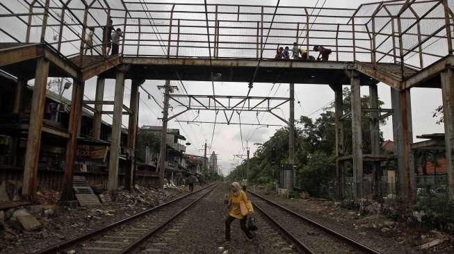 Jembatan Penyeberangan Rusak Parah