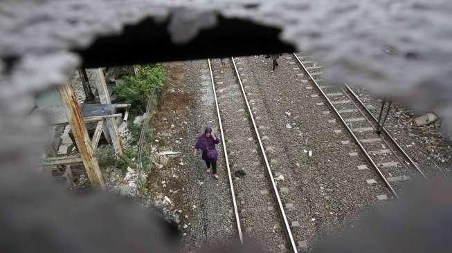 Jembatan Penyeberangan Rusak Parah