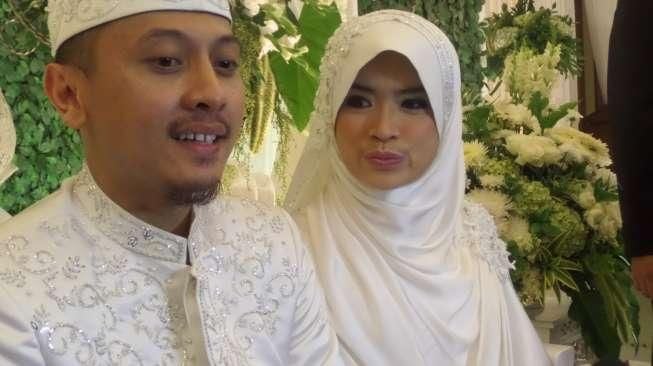 Yulia Rachman dan Suami 'Kawinkan' Bisnis Busana Muslim