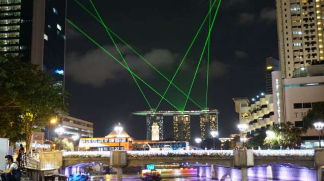 Malam Warna-warni di Clark Quay, Singapura