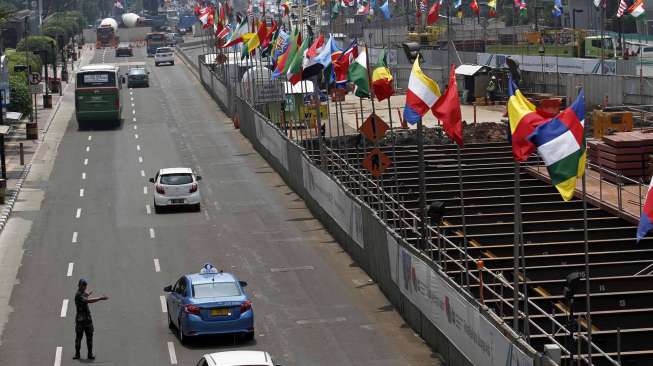 Bendera Negara Peserta Peringatan KAA ke-60 (suara.com/Kurniawan Mas'ud)