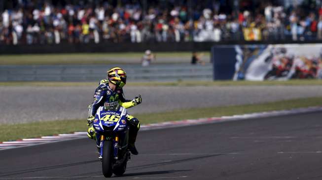 Pebalap asal Italia Valentino Rossi menjuarai MotoGP Argentina 2015, Senin (20/4) WIB.