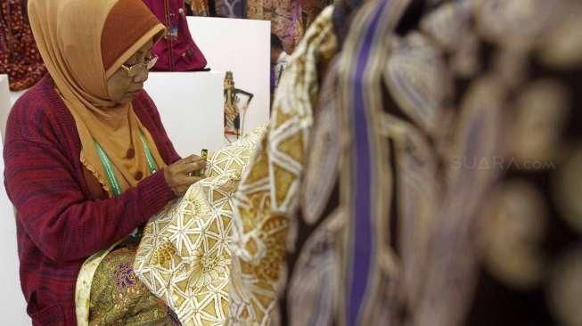 Wayang dan Batik Diminati Peserta KAA