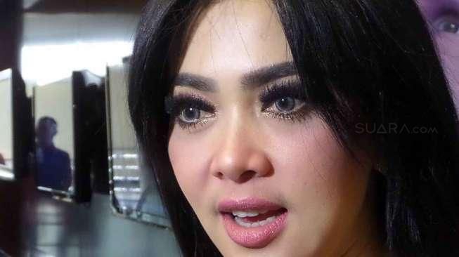 Syahrini Ultah, Adik Lahirkan Bayi Kembar