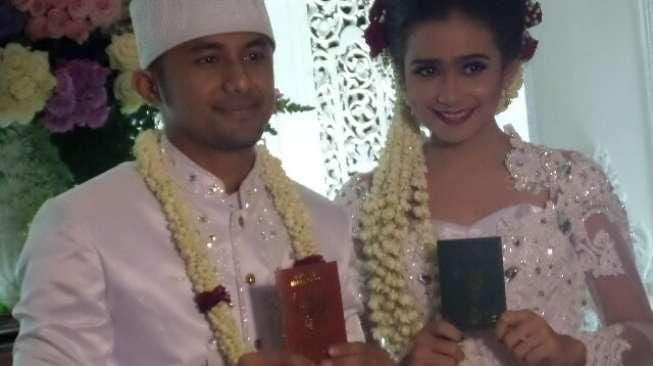 Sering Disindir Hengky Kurniawan, Istri Mantap Berhijab