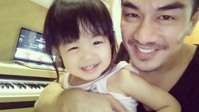 Joe Taslim Bawa Kaos Kaki Bayi saat Syuting "Fast & Furious 6"