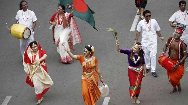 Parade Budaya Negara Peserta KAA