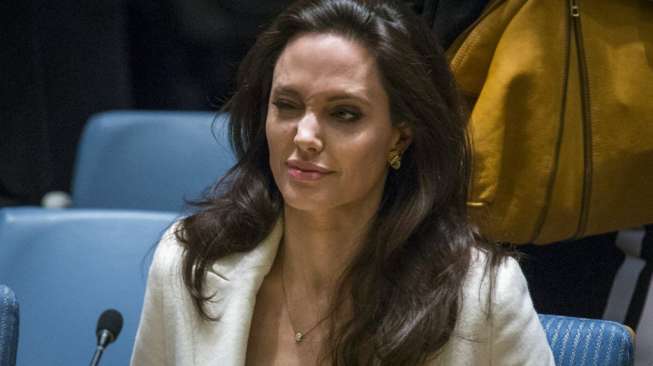 Aktris kawakan Hollywood, Angelina Jolie, hadir dalam rapat Dewan Keamanan Perserikatan Bangsa-Bangsa (DK PBB) di New York, Amerika Serikat, hari Jumat (24/4/2015) waktu setempat. (Reuters/Lucas Jackson)