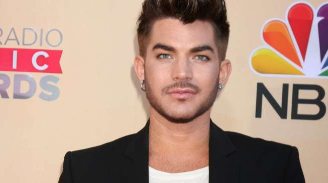 Adam Lambert Akui Tidur dengan Lelaki Selebriti Hollywood