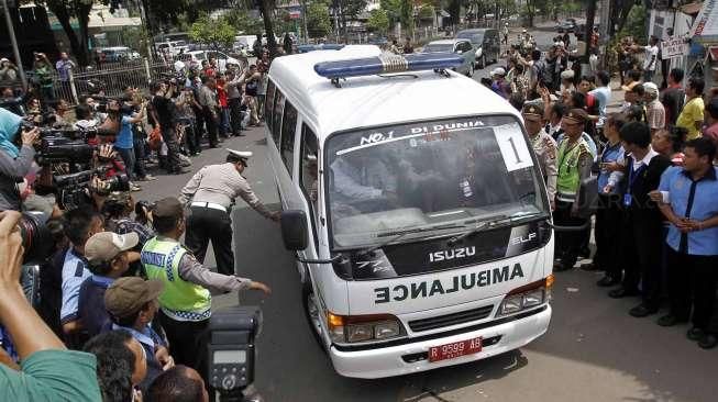 Jenazah Warga Negara Australia Andrew Chan dan Myuran Sukumaran tiba di Rumah Duka Abadi di Jalan Daan Mogot, Jakarta Barat, Rabu (29/4). [Suara.com/Kurniawan Mas'ud]