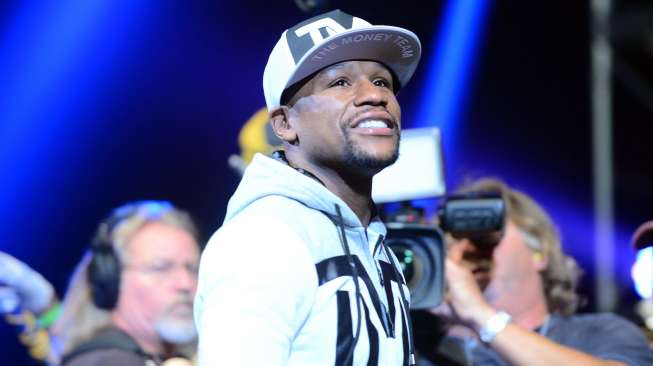 Mayweather Dilaporkan 'Gandeng' Justin Bieber ke atas Ring