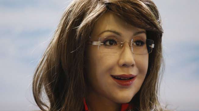 Yangyang, robot berparas cantik ini diperkenalkan di pameran teknologi Global Mobile Internet Conference di Beijing, Cina, (29/4).