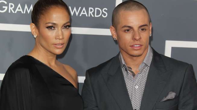 Jennifer Lopez dan Casper Smart Menikah Desember?