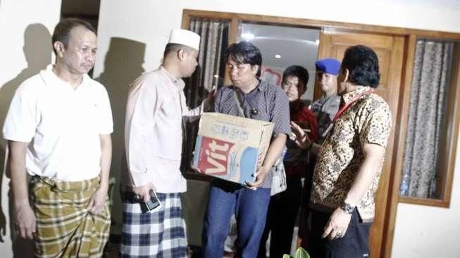 Penggeledahan di Rumah Novel Berlangsung Selama 5 Jam