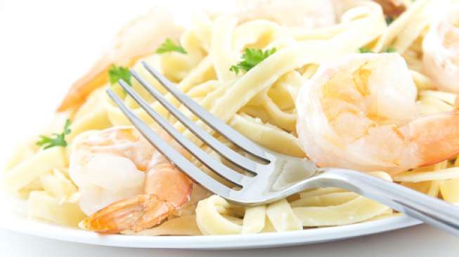 Lezatnya Fettucini Udang dan Bayam