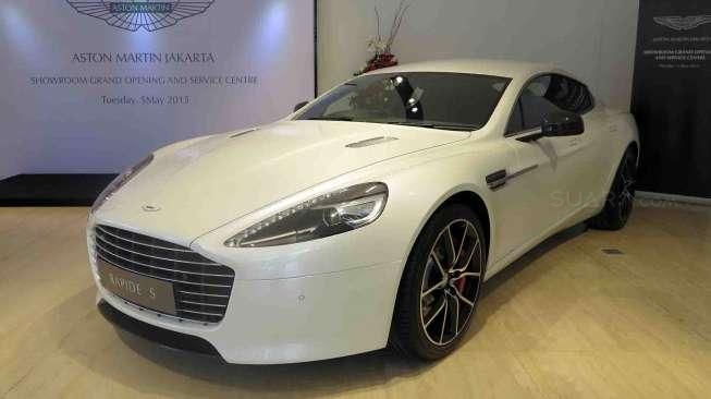 Aston Martin Goda Perempuan Indonesia dengan Rapide S