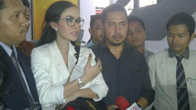 Ditipu Miliaran, Cynthiara Alona Bersaksi di Sidang