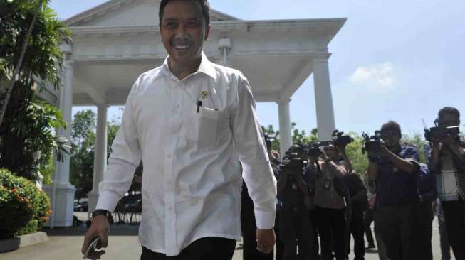 Menpora Umumkan Anggota Tim Transisi