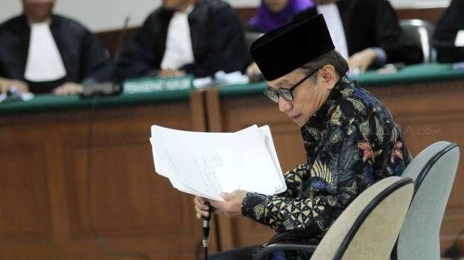 Sidang Perdana Waryono Karno