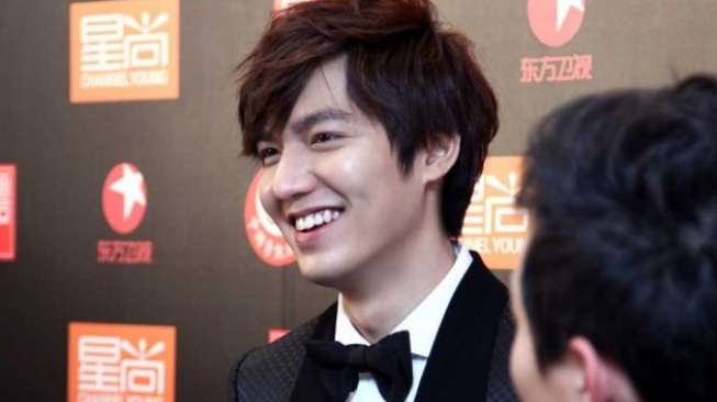 Tiba di Bali Lee Min Ho Jadi Trending Topic