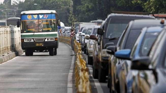 Transjakarta Gandeng Kopaja dan Kopami