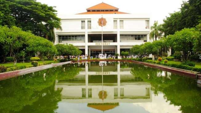 Gedung Rektorat ITS Surabaya. (Sumber: bpp.its.ac.id)