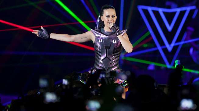 Katy Perry dalam konsernya di Indonesia Convention Exibition (ICE), BSD City. (9/5). (Antara/Muhammad Adimaja)