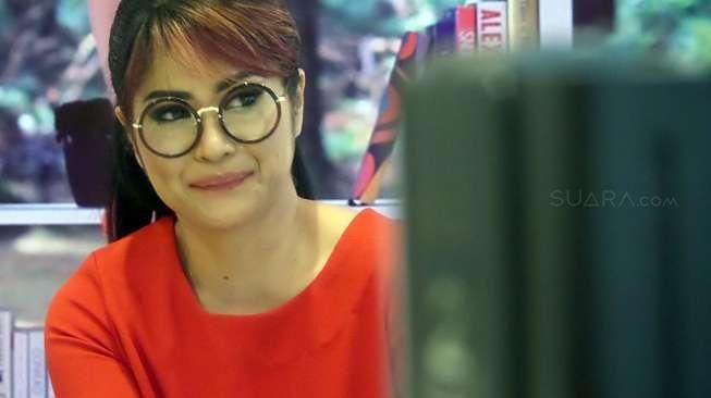 Bertemu Jodoh, 8 Potret Terbaru Tamara Geraldine Makin Cantik dan Anggun di Usia 47 Tahun