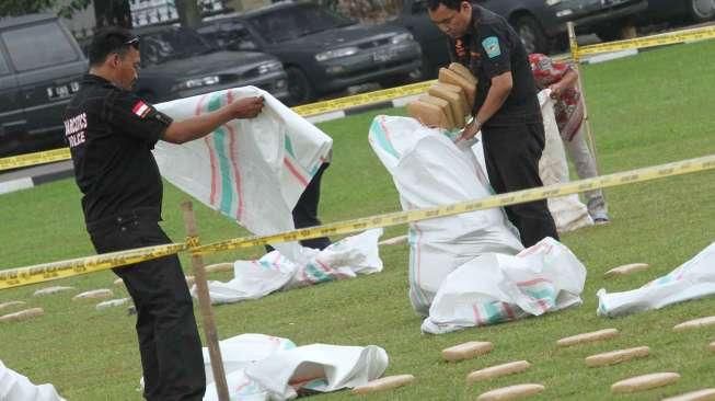 Gelar Barang Bukti Ganja 2 Ton
