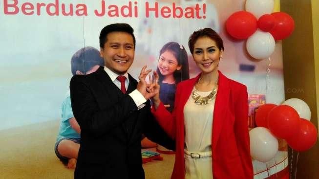 Rayakan 10 Tahun Pernikahan, Ini Rencana Arie Untung dan Fenita