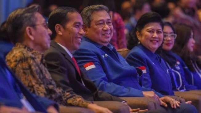 SBY Tegaskan Partai Demokrat Tak Bergabung Dengan KIH Ataupun KMP