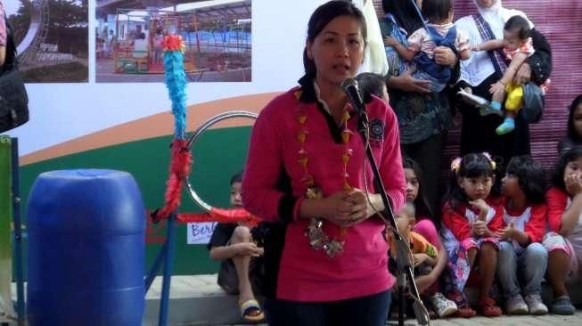 Ketua Penggerak PKK DKI Jakarta, Veronica Tan, istri Gubernur Basuki Tjahaja Purnama, di acara peresmian RPTRA di Kel. Sungai Bambu, Kec. Tanjung Priok, Jakarta Utara, Rabu (13/5/2015). [Suara.com/Dwi Bowo Raharjo]