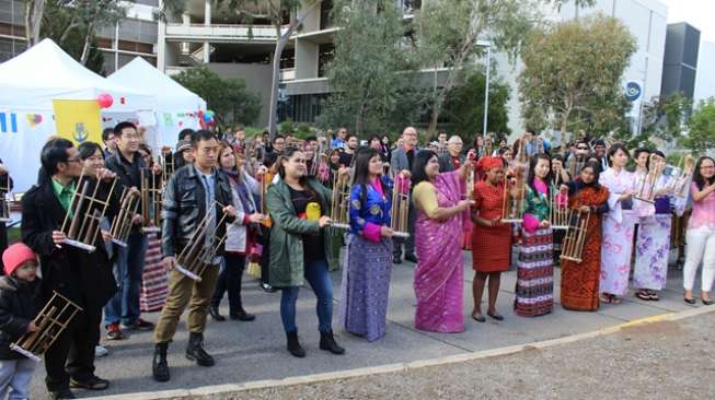 Angklung Jadi Media Pemersatu di Festival Australia