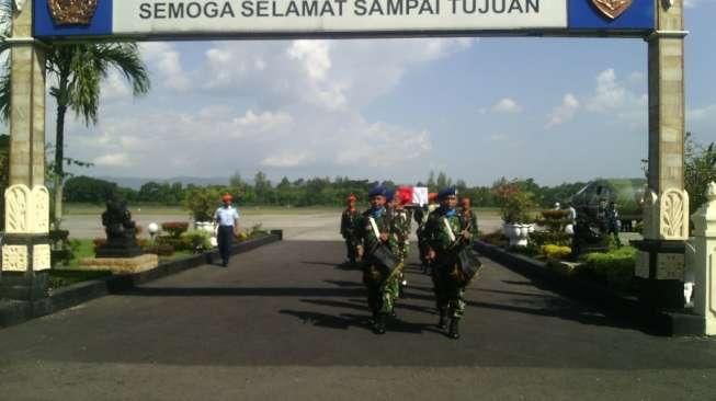 Menlu Retno Hadiri Hadiri Serah Terima Jenazah Istri Dubes RI