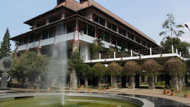Institut Teknologi Bandung (ITB). (Sumber: itb.ac.id)