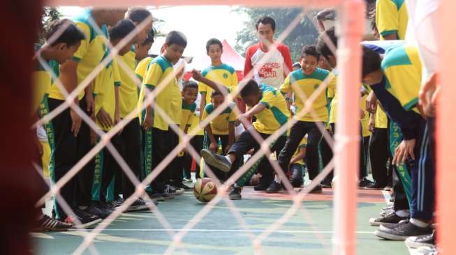 Rajin Berolahraga Tingkatkan Prestasi Anak