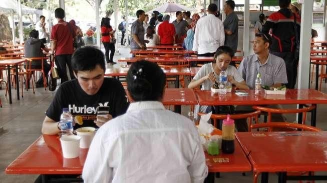 Jajan di PKL Monas Sekarang Harus Bayar Pakai "e-Money"