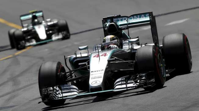 Lewis Hamilton di sirkuit jalan raya, F1 GP Monako dua tahun silam [AFP].