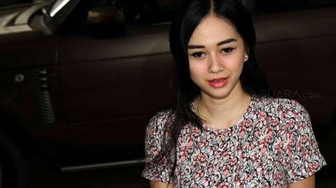 Ini Komentar Aura Kasih Soal Prostitusi Artis