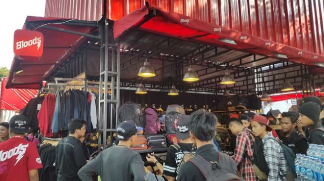 Stands Bloods Diserbu Pengunjung Jakcloth 2015