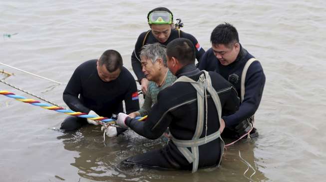 400 Korban Kapal Tenggelam di Sungai Yangtze Belum Ditemukan