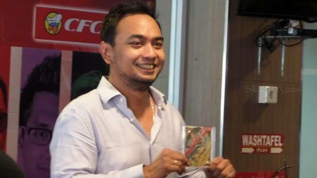 Sandhy Sondoro Pukau Bebi Romeo