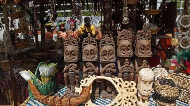 Festival tersebut menghadirkan 108 komunitas lokal dari seluruh nusantara dengan ratusan jenis produk.