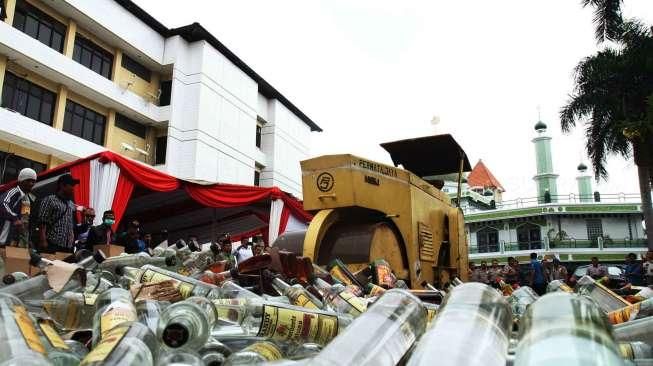 Polres Selatan Musnahkan Miras