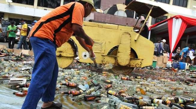 Polres Selatan Musnahkan Miras