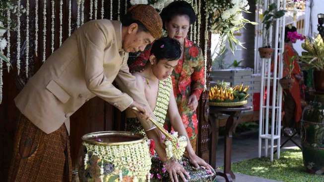 Pernikahan putra sulung Presiden Joko Widodo, Gibran Rakabuming Raka dan Selvi Ananda akan berlangsung pada Kamis (11/6) di Graha Saba Buana.